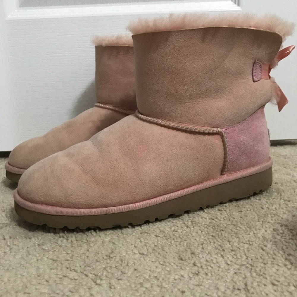 Kids Pink Mini Bailey Bow Authentic Uggs- Size 6
